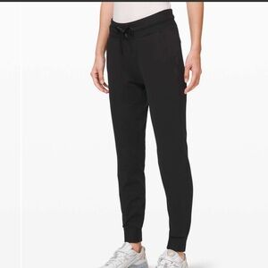 Lululemon Ready to Fleece Jogger
Black size 4